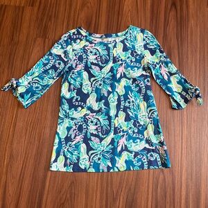 Lilly Pulitzer lemur print elbow length sleeve top